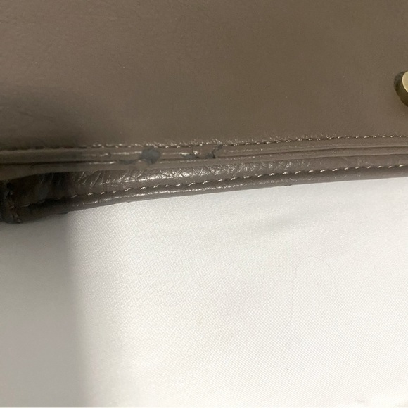 New York & Co Faux Leather Large Brown Clutch, Credit Card Slots & Can Hold IPad - Picture 9 of 12